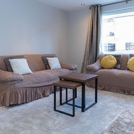 Penda Contractor And Leisure Guests Nottingham Villa Luaran gambar
