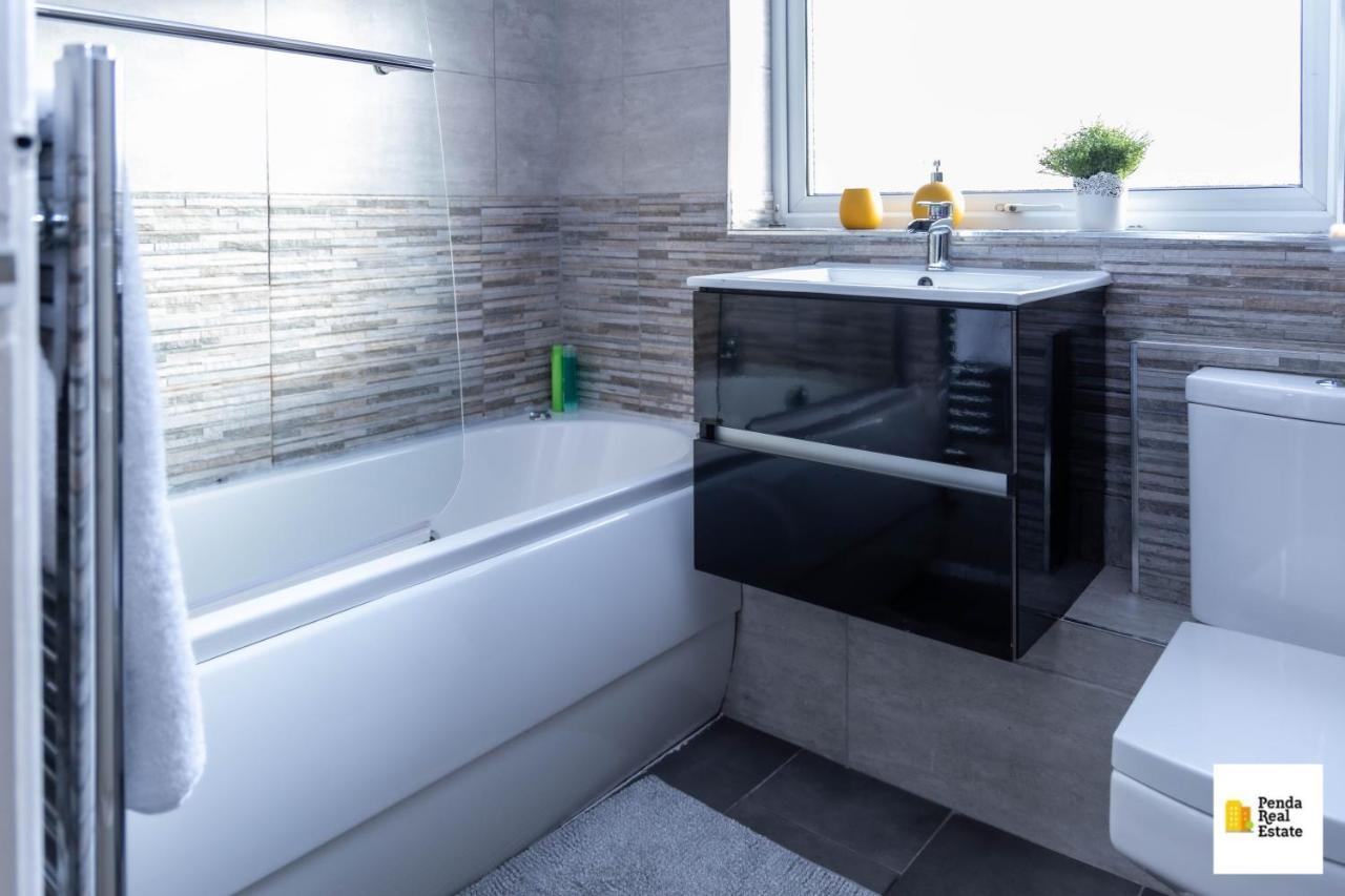 Penda Contractor And Leisure Guests Nottingham Villa Luaran gambar
