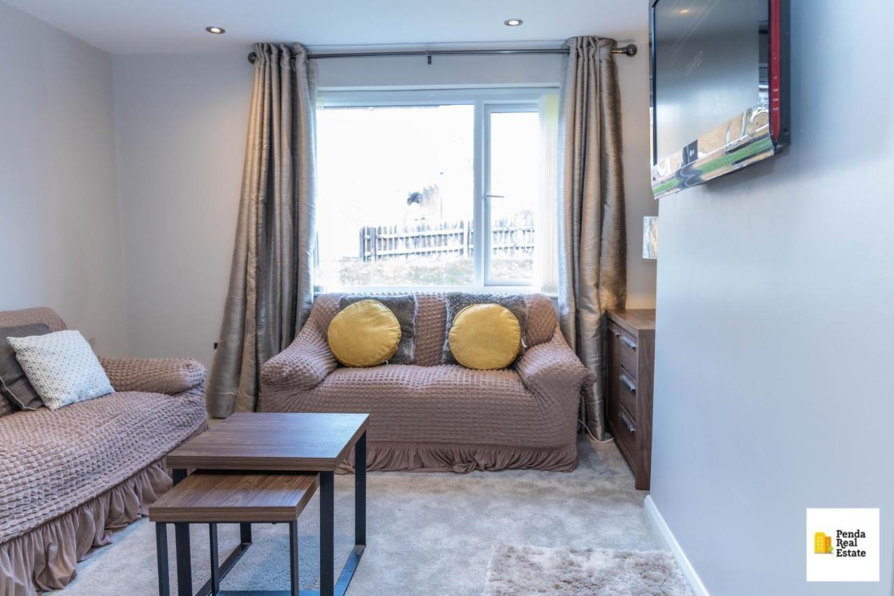 Penda Contractor And Leisure Guests Nottingham Villa Luaran gambar