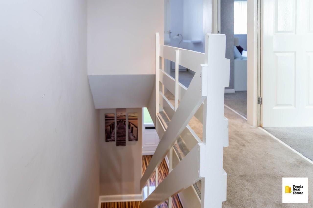 Penda Contractor And Leisure Guests Nottingham Villa Luaran gambar