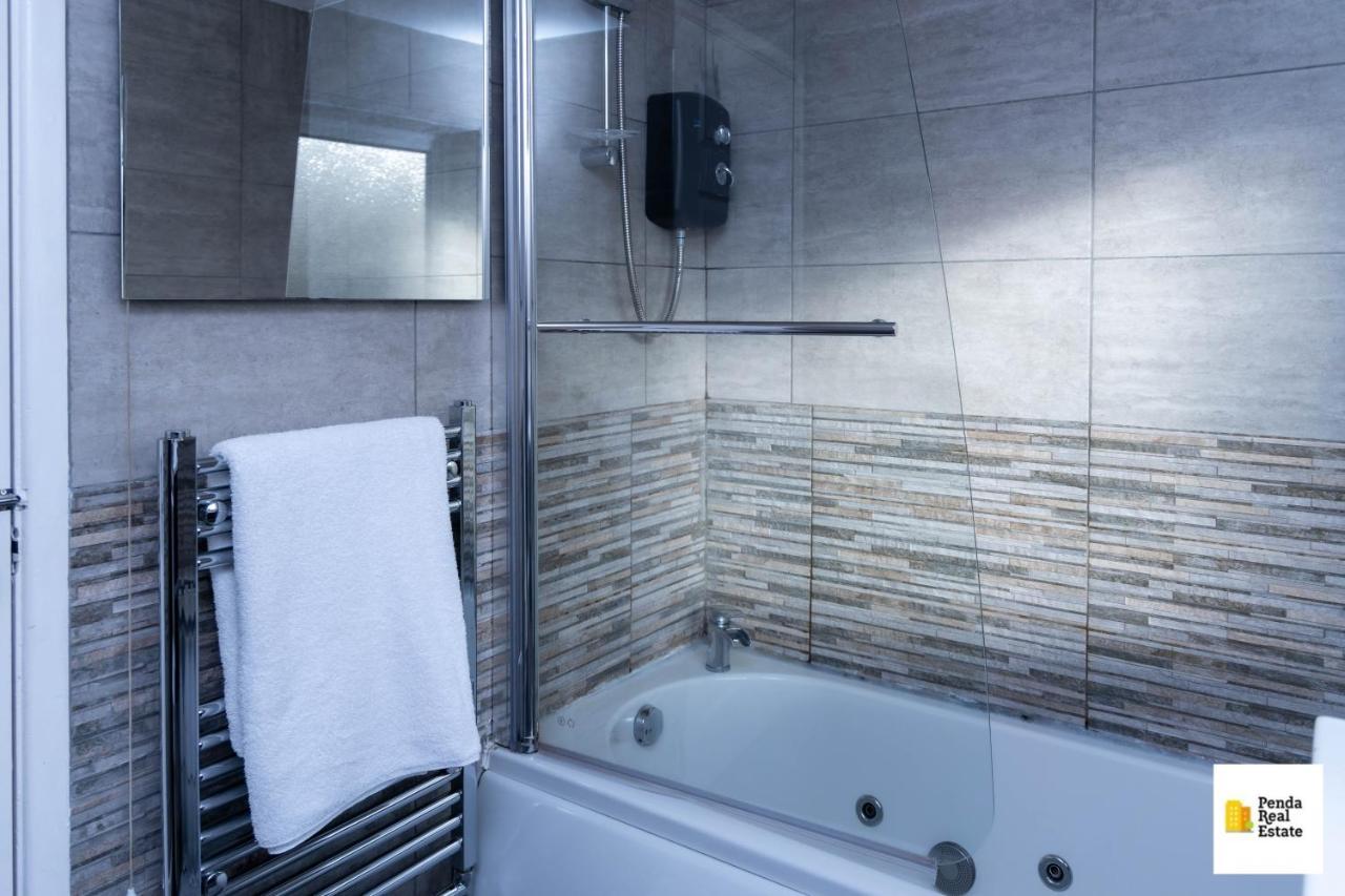 Penda Contractor And Leisure Guests Nottingham Villa Luaran gambar