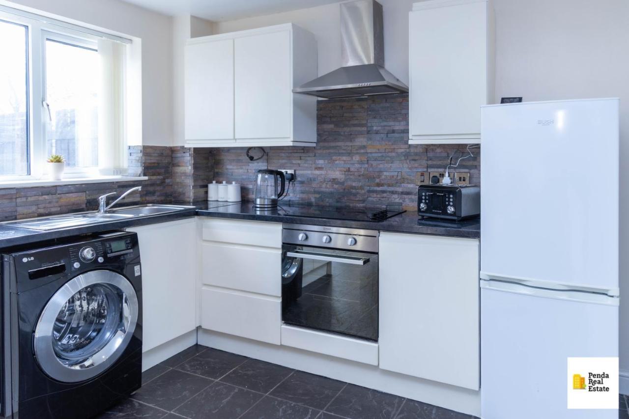 Penda Contractor And Leisure Guests Nottingham Villa Luaran gambar